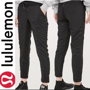 Nwot Lululemon street to studio pant ll